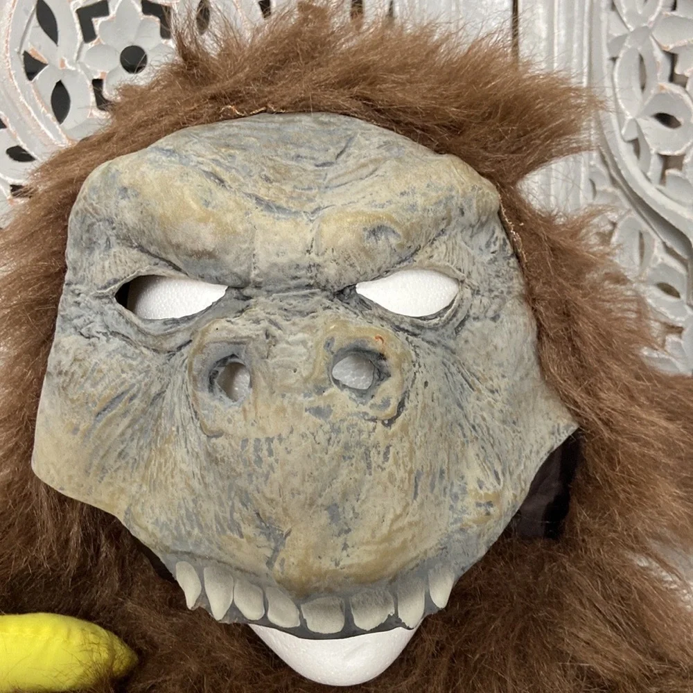 King Kong gorilla face mask faux fur banana Halloween costume trick or treat